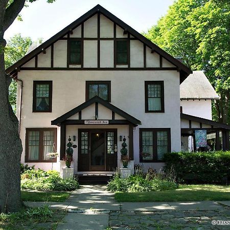 Rosewood Inn Корнинг Екстериор снимка