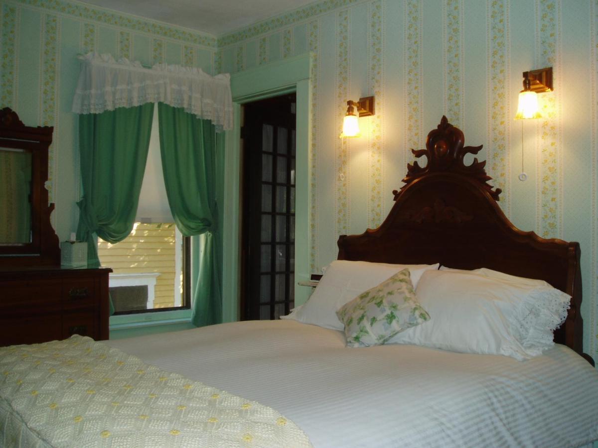 Rosewood Inn Корнинг Екстериор снимка