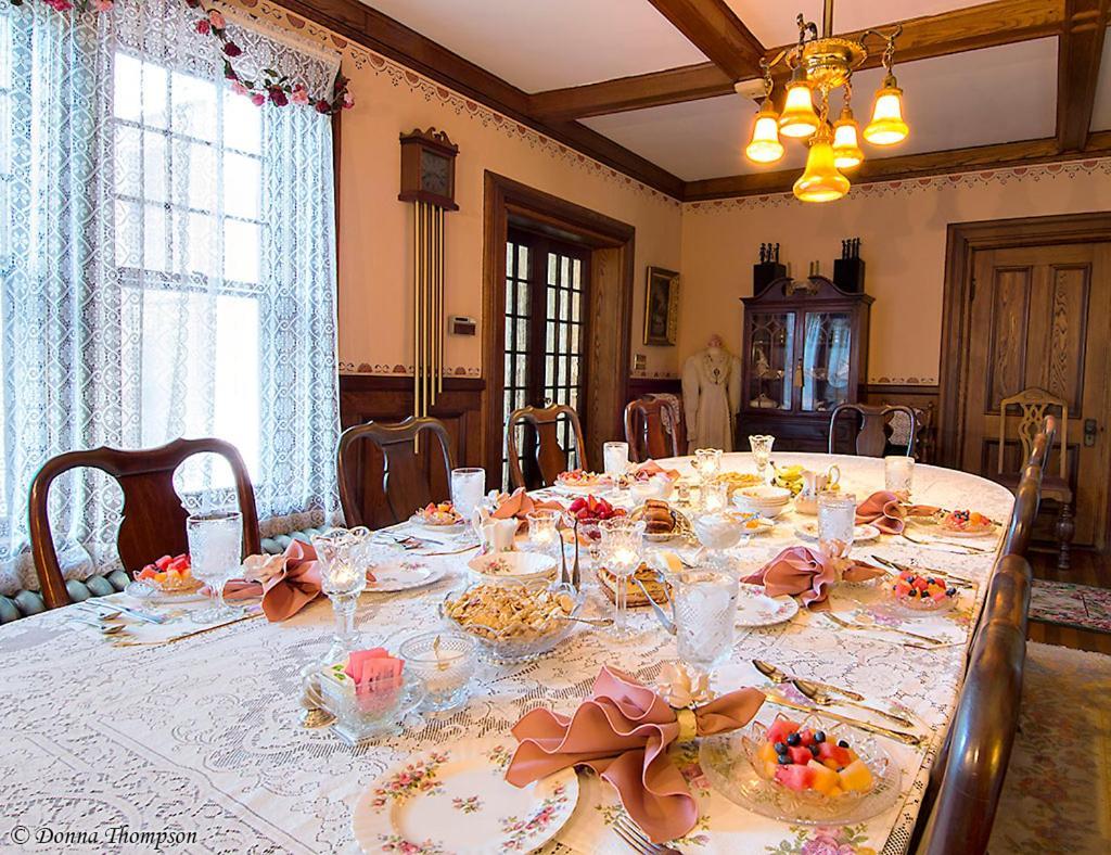 Rosewood Inn Корнинг Екстериор снимка