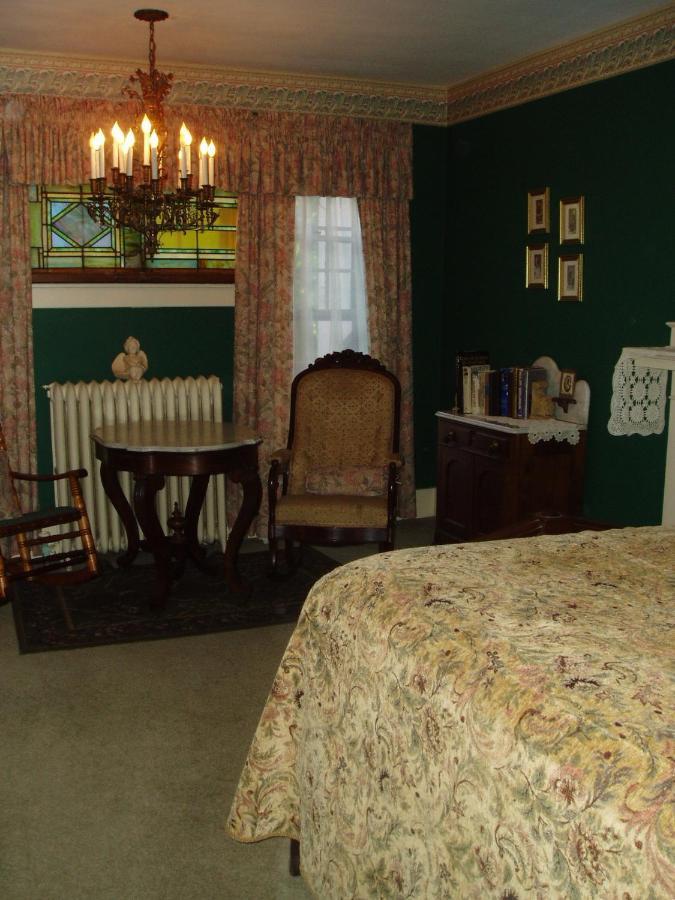Rosewood Inn Корнинг Екстериор снимка